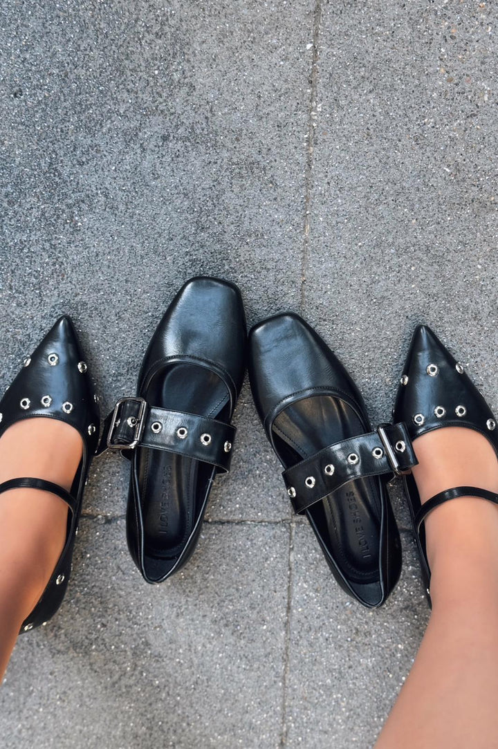 Zelix Matte Stud Detailed Black Women's Ballerinas