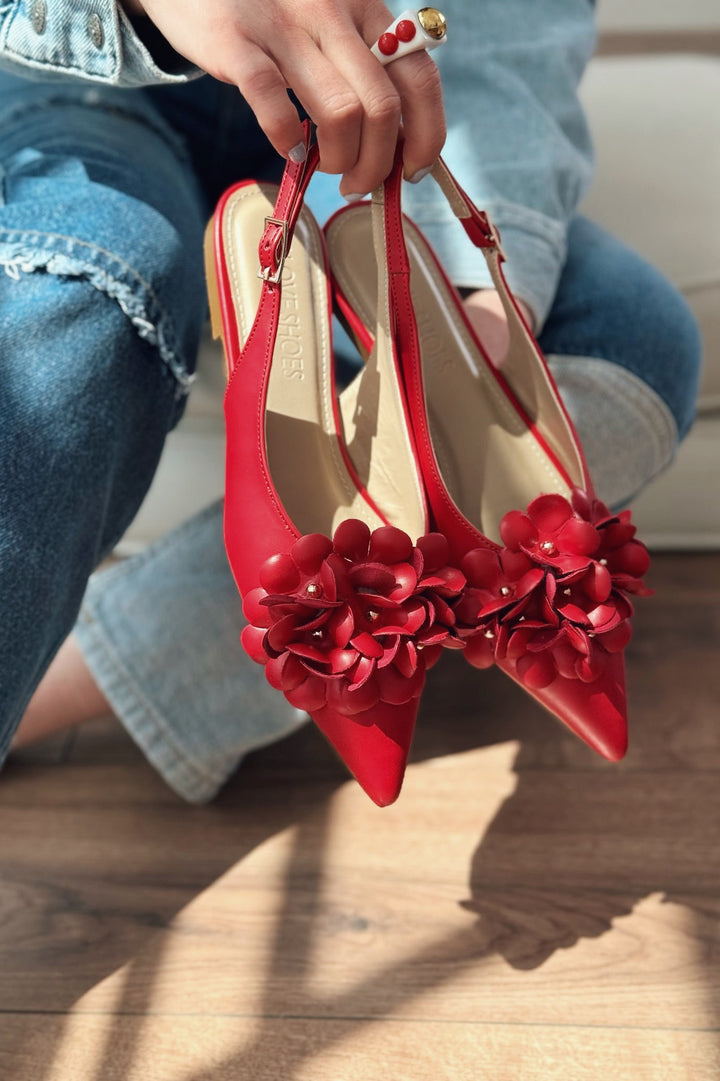 Lavexso Matte Leather Flower Detailed Women's Ballerinas Red