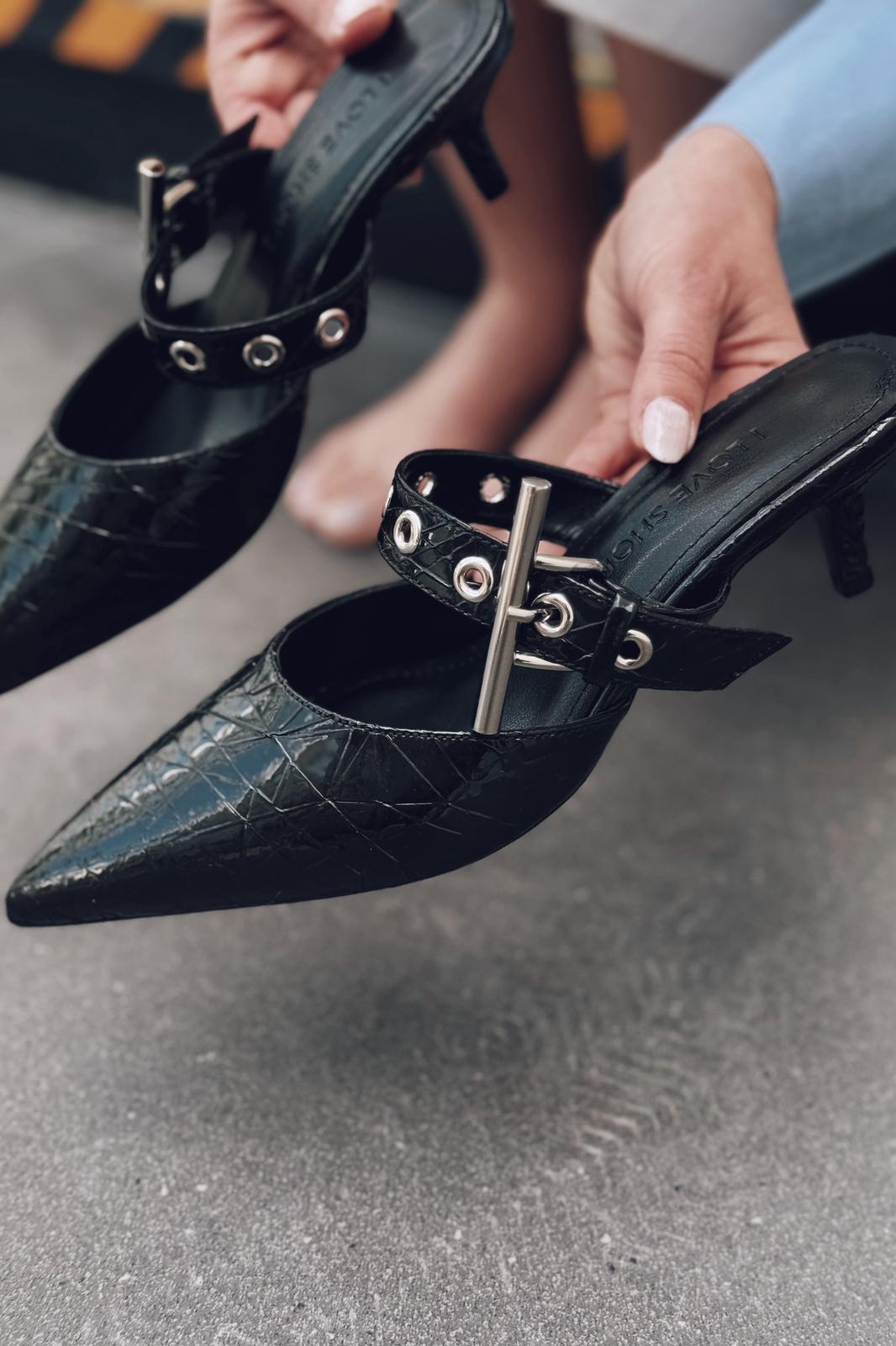 Karonsa Kroko Desen Siyah Toka Detaylı Kadın Terlik - ILOVESHOES