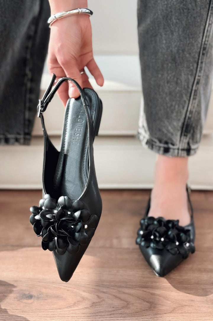Lavexso Mat Deri Çiçek Detaylı Kadın Babet Siyah - ILOVESHOES