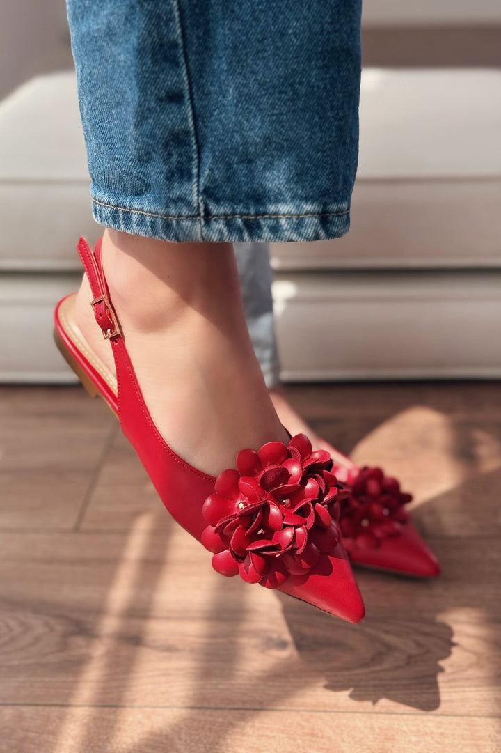 Lavexso Matte Leather Flower Detailed Women's Ballerinas Red