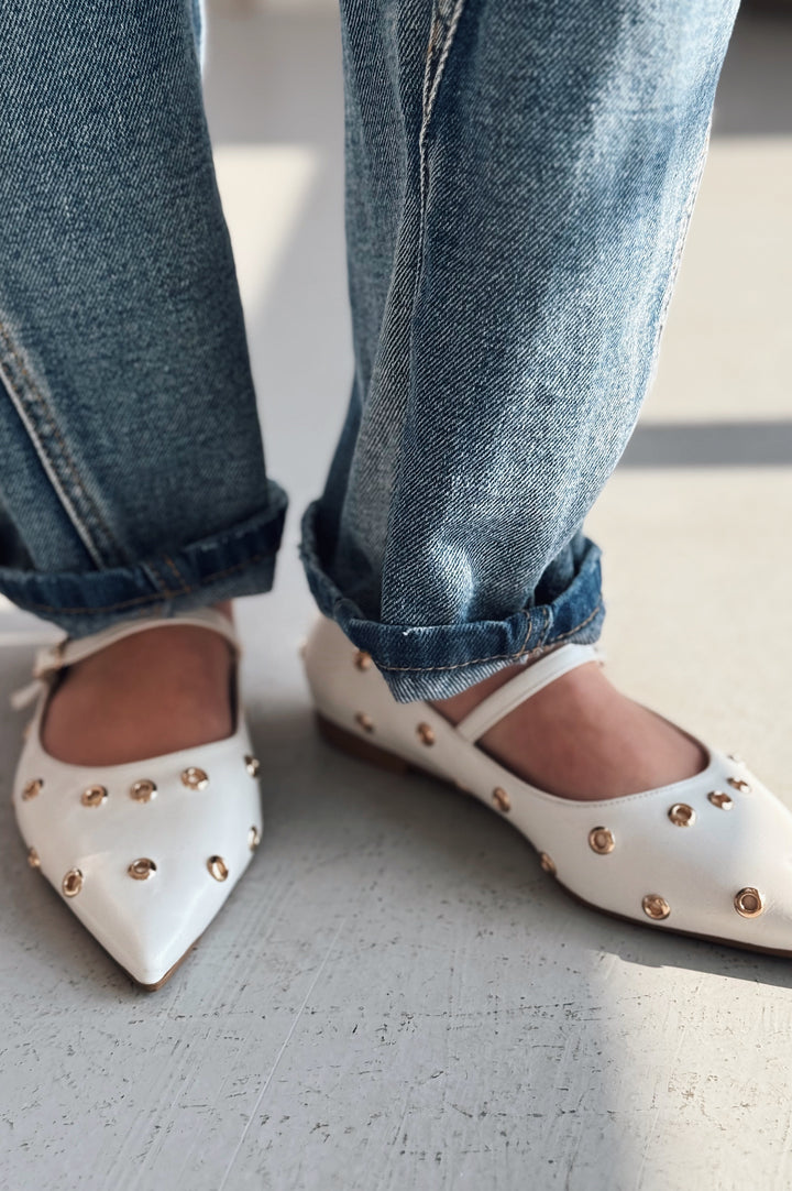 Zelix Matte Stud Detailed White Women's Ballerinas