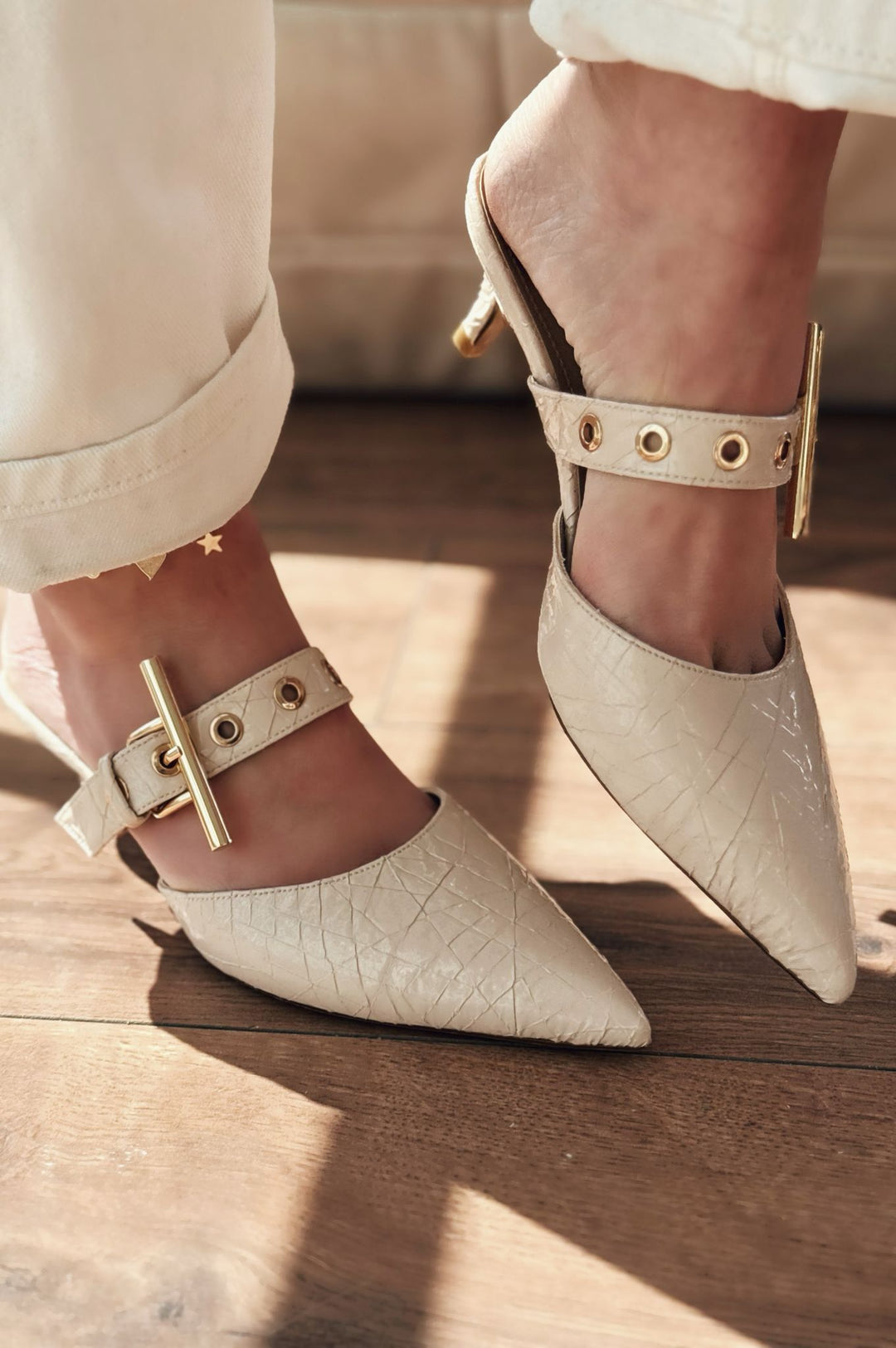 Karonsa Kroko Desen Bej Toka Detaylı Kadın Terlik - ILOVESHOES